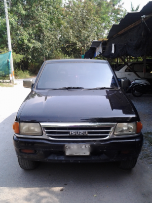 ขายรถกระบะ ISUZU CAMEO เครื่อง 2500 cc เกียร์ธรรมดา ช่วงล่างแน่น เครื่องดี ต้องเก็บสี ทะเบียนพร้อม