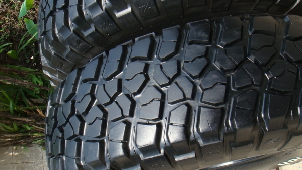 ขายยางMud BF Goodrich KM2 33 10.5 r15 ขายยางMud BF Goodrich KM2 33 10.5 r15