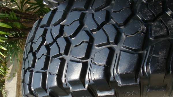 ขายยางMud BF Goodrich KM2 33 10.5 r15