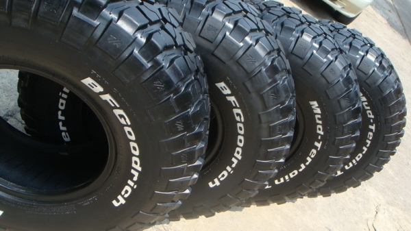 ขายยางMud BF Goodrich KM2 33 10.5 r15 ขายยางMud BF Goodrich KM2 33 10.5 r15