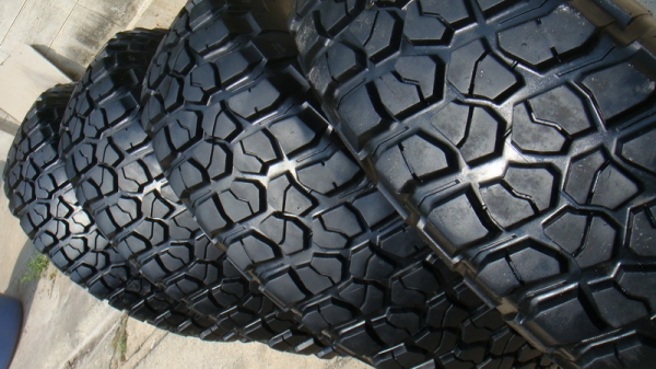 ขายยางMud BF Goodrich KM2 33 10.5 r15 ขายยางMud BF Goodrich KM2 33 10.5 r15