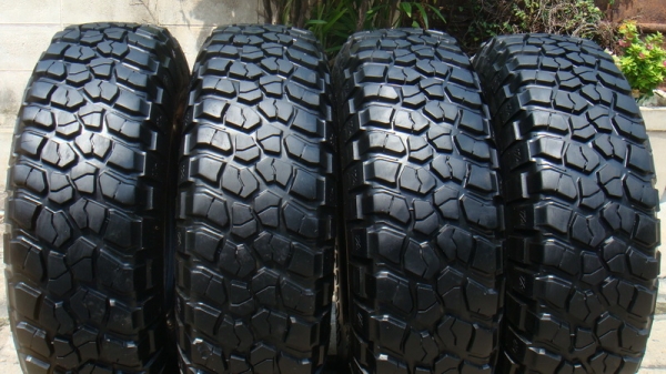 ขายยางMud BF Goodrich KM2 33 10.5 r15 ขายยางMud BF Goodrich KM2 33 10.5 r15