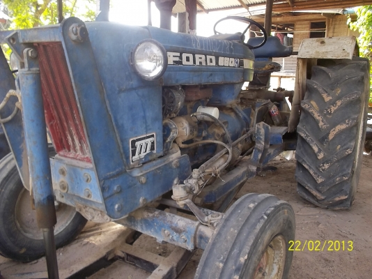 ขายฟอร์ด  6800  มีทะเบียนพร้อมโอน