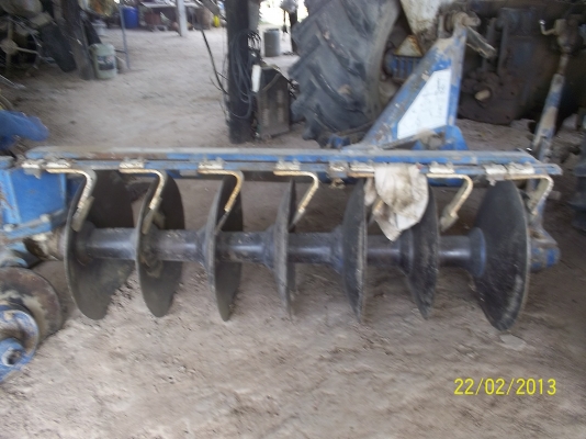 ขายฟอร์ด  6800  มีทะเบียนพร้อมโอน