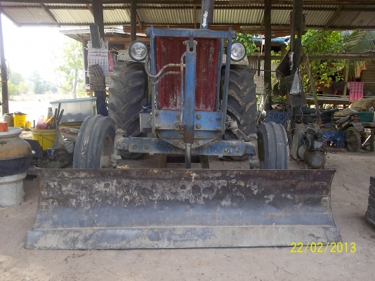 ขายฟอร์ด  6800  มีทะเบียนพร้อมโอน