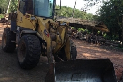 รถตักล้อยางKOMATSU WA80-3เอวอ่อนมีเก๋งแอร์เย็นต่อแขนแล้ว รถตักล้อยางKOMATSU WA80-3เอวอ่อนมีเก๋งแอร์เย็นต่อแขนแล้ว