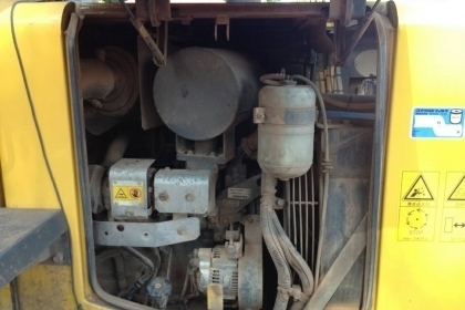 รถตักล้อยางKOMATSU WA80-3เอวอ่อนมีเก๋งแอร์เย็นต่อแขนแล้ว รถตักล้อยางKOMATSU WA80-3เอวอ่อนมีเก๋งแอร์เย็นต่อแขนแล้ว