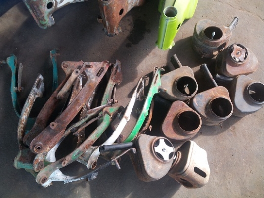 **โครงชาลี+ถังน้ำมัน+สวิงอาร์ม 3499 บาท**