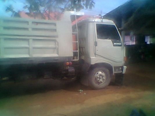 หกล้อดั้ม6ตันสภาพสวยแอร์พาเวอร์พร้อมลุย