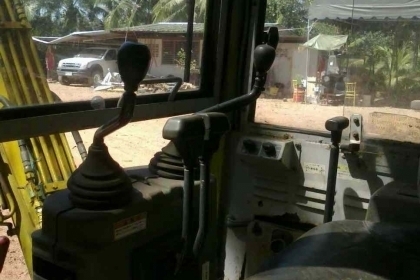 KOBELCO SK20SR (เก่านอกยังไม่ใด้ใช้)คอนโทรนน้ำมัน ปั้มนิ้ว KOBELCO SK20SR (เก่านอกยังไม่ใด้ใช้)คอนโทรนน้ำมัน ปั้มนิ้ว