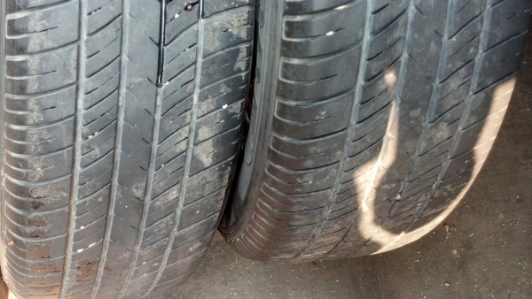 ขายแม็กวีออส ขอบ 14 พร้อมยางสภาพดี 4300 ขายแม็กวีออส ขอบ 14 พร้อมยางสภาพดี 4300