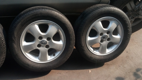 ขายแม็กวีออส ขอบ 14 พร้อมยางสภาพดี 4300 ขายแม็กวีออส ขอบ 14 พร้อมยางสภาพดี 4300