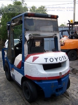 ขายรถ โฟล์คลิฟท์ TOYOTA รุ่น 7-FD20 ขายรถ โฟล์คลิฟท์ TOYOTA รุ่น 7-FD20