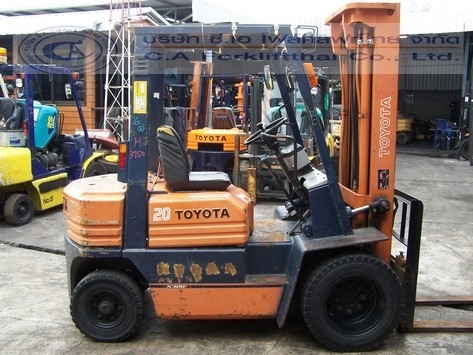 ขายรถโฟล์คลิฟท์ TOYOTA รุ่น 5-FG20 ขายรถโฟล์คลิฟท์ TOYOTA รุ่น 5-FG20