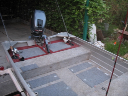 ----- เรือ ( อลูมิเนียม )  12 ฟุต  --- หาที่ลงง่าย ลากง่ายครับ