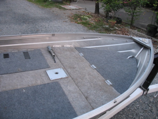 ----- เรือ ( อลูมิเนียม )  12 ฟุต  --- หาที่ลงง่าย ลากง่ายครับ