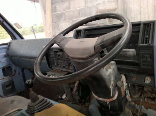 รถอิซูซุ 6 ล้อ รั่ว NPR 110 แรงม้า สนใจติดต่อ 081 - 6079515 รถอิซูซุ 6 ล้อ รั่ว NPR 110 แรงม้า สนใจติดต่อ 081 - 6079515