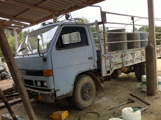 รถอิซูซุ 6 ล้อ รั่ว NPR 110 แรงม้า สนใจติดต่อ 081 - 6079515 รถอิซูซุ 6 ล้อ รั่ว NPR 110 แรงม้า สนใจติดต่อ 081 - 6079515