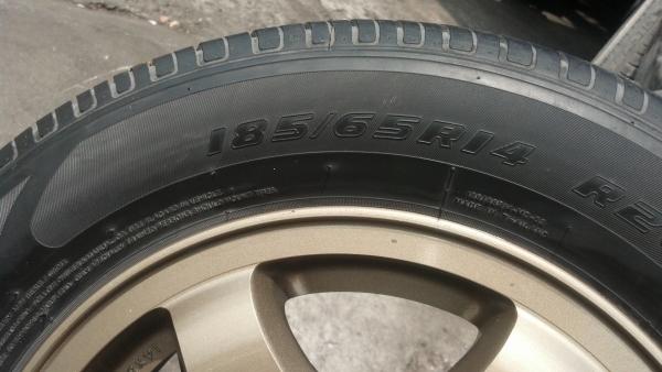 แม็กขอบ 14 สวยๆ 4 รู 100 พร้อมยางสภาพดี 4800