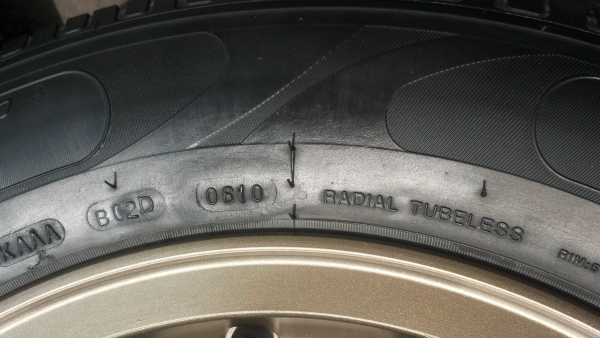 แม็กขอบ 14 สวยๆ 4 รู 100 พร้อมยางสภาพดี 4800