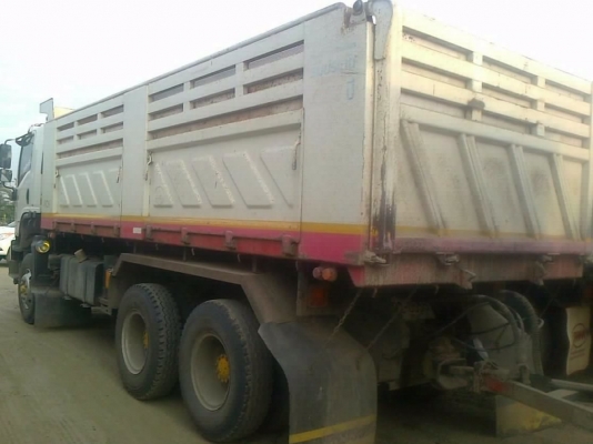 ISUZU DECA FXZ 360 HP EURO2 ปลายปี 52 รถพ่วงแม่+ลูก กระบะดั๊มพ์เหล็กสามมิตรลอนเฉียงทั้งแม่ทั้งลูกสวยจัด ลูก 3 คานดั๊มพ์ยาว 6.80 เมตร เครื่องแน่นดีไม่มีเยิ้ม ภายในสวยครบ เครื่องเสียง แอร์ พ.เพาเวอร์ ก.ไฟฟ้า เบรคทริ๊ปฟี้ ช่วงล่างยางสภาพดีโดยรวมประมาณ 80\% พร