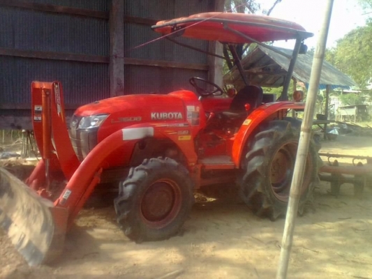 KUBOTA L3608 - 2 เพลา ปี 53 ใช้งาน 1,400 ชม. อุปกรณ์เพียบ มีโรตารี่ มีใบดันหน้า มีผานพรวนดิน 5 สภาพรถใหม่มากครับพร้อมใช้งาน ช่วงล่างแน่น ยางสภาพดี 4 เส้นหน้าหลังประมาณ 80\% เอกสารทะเบียนครบไม่มีขาดพร้อมโอนสิทธิ์ต่อได้เลยครับ KUBOTA L3608 - 2 เพลา ปี 53 ใช้งาน 1,400 ชม. อุปกรณ์เพียบ มีโรตารี่ มีใบดันหน้า มีผานพรวนดิน 5 สภาพรถใหม่มากครับพร้อมใช้งาน ช่วงล่างแน่น ยางสภาพดี 4 เส้นหน้าหลังประมาณ 80\% เอกสารทะเบียนครบไม่มีขาดพร้อมโอนสิทธิ์ต่อได้เลยครับ