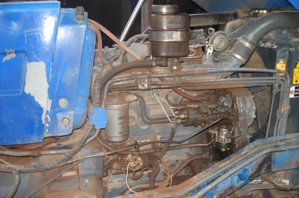ขายรถไถ Ford 80-66S  2 เพลา ด่วน อยู่มุกดาหาร เพลาหน้าใช้งานได้ สภาพน่าใช้มาก
