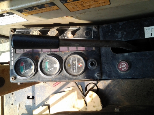 ขายด่วน..รถขุด KOMATSU PC60-5 รถสวย เก่าญี่ปุ่น ปรับสภาพพร้อมใช้ ในไทย แรงขุดดี ประหยัดน้ำมัน สุดคุ้ม มีใบอิมวอยล์ครบ.