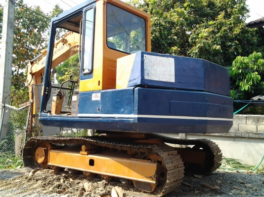 ขายด่วน..รถขุด KOMATSU PC60-5 รถสวย เก่าญี่ปุ่น ปรับสภาพพร้อมใช้ ในไทย แรงขุดดี ประหยัดน้ำมัน สุดคุ้ม มีใบอิมวอยล์ครบ.