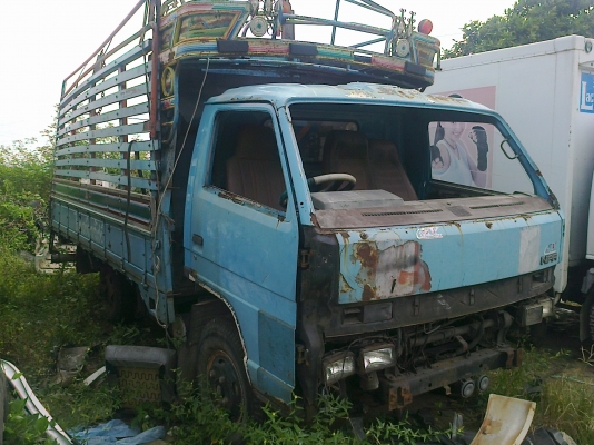 (ลงรายละเอียดใหม่)6ล้อรั้ว110แรง รถห้างแท้ อยู่ที่อู่รอเก็บสีรถไม่ได้ชน ขายก่อนทำสี..