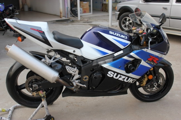 บรีส ลำลูกกา // ขาย GSXR 1000 K3 รถอินวอยล์ เครื่องใช้ดี พร้อมใช้งาน