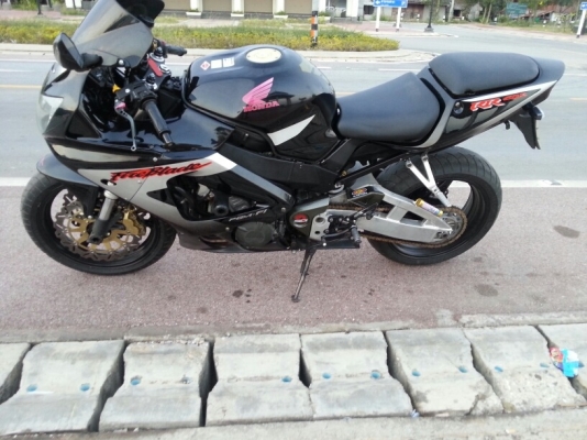 บรีส ลำลูกกา // ขาย CBR929 ปี2001 กุญแจชิบ หัวฉีด ทะเบียนโอน แต่งเต็มคัน