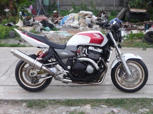 บรีส ลำลูกกา // ขาย CB1300cc. ปี2000 สภาพสวยแต่งแทพเครื่องดีแรงเกินพิกัด