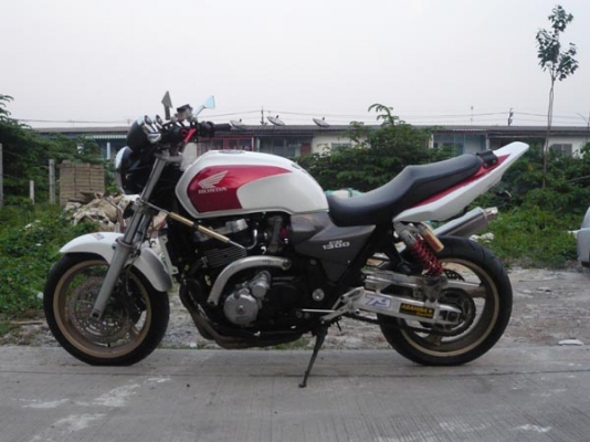 บรีส ลำลูกกา // ขาย CB1300cc. ปี2000 สภาพสวยแต่งแทพเครื่องดีแรงเกินพิกัด บรีส ลำลูกกา // ขาย CB1300cc. ปี2000 สภาพสวยแต่งแทพเครื่องดีแรงเกินพิกัด