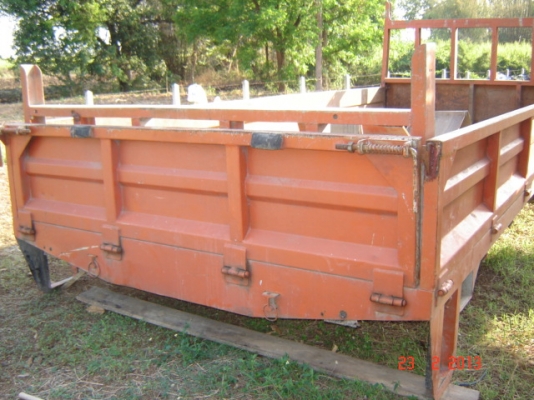 กะบะเหล็ก สภาพสวย สนใจติดต่อ   081-2805754