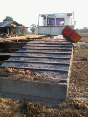 รถบรรทุก10ล้อ2เพลาท้ายลาดMITSUBISHI FN 527 MA วางเครื่องเทอร์โบ 220 แรง เครื่องมีเยิ้มนิดๆ คัสชีส์สวย หัวเก๋งดี เอกสารพร้อมโอนครับ