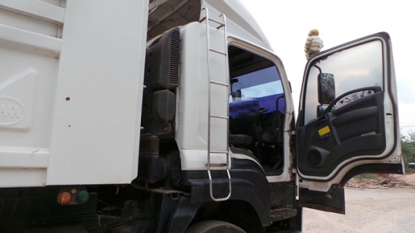 ISUZU  FXZ360  ใช้งานมา  18x,xxx กม. คุณมงคล  (กสิน แย้มปั้น) จ.กำแพงเพชร  มัดจำมาแล้วค่ะหนึ่งแสนบาท