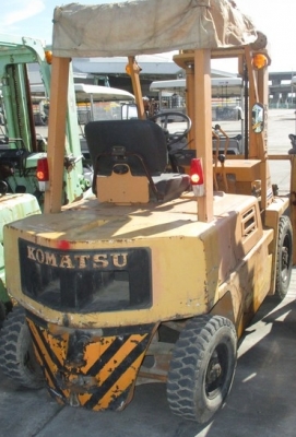 ขายรถ FORKLIFT KOMATSU FG20-7 เก่านอก ขายรถ FORKLIFT KOMATSU FG20-7 เก่านอก