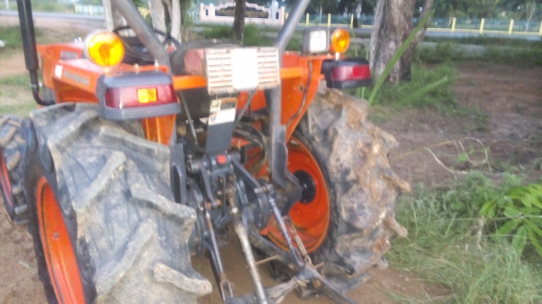 ขายรถไถคูโบต้า4508 di ใบมีดดันหน้าผาลหลังและโรตารี่พร้อมใช้งาน