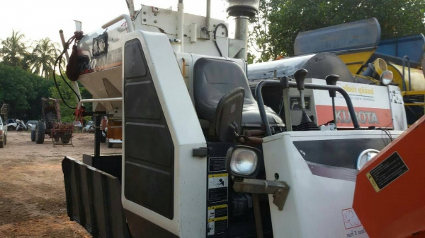 รถเกี่ยว dc 60 พลัส