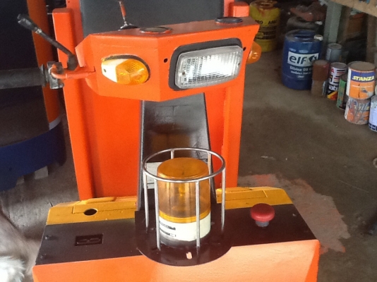 รถลากจูงไฟฟ้าในโรงงานหรือโกดังต่างๆ แรงดีราคาไม่แพงครับ