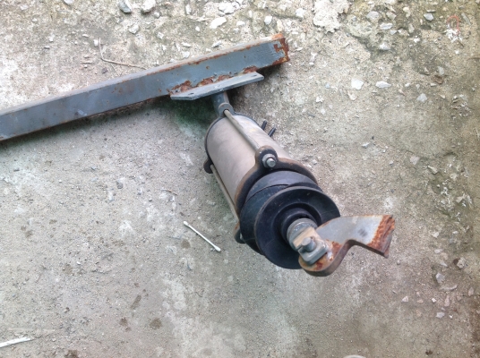 กระบอกลมประตู