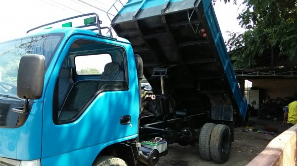 NPR 120 สวยๆ F หน้าหลัง เครื่องดีคัทซีสวยตามรูปเลย ราคาตัดกันไปเลยครับ