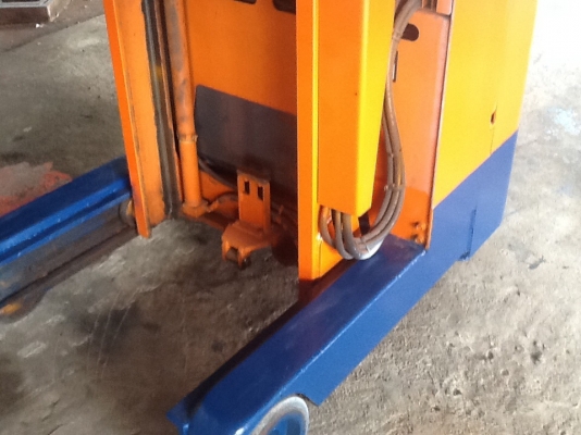 Forklift Toyota 5fbr-10ไฟฟ้าสภาพดีพร้อมแบ็ตฯใช้ได้หลายปีราคาไม่แพงครับ Forklift Toyota 5fbr-10ไฟฟ้าสภาพดีพร้อมแบ็ตฯใช้ได้หลายปีราคาไม่แพงครับ