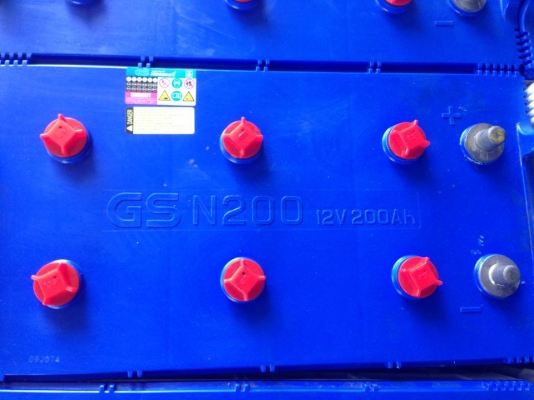 ขายแบตเตอรี่GS N200 12v200Ah เหมือนใหม่ครับเอาไปใส่รถใหญ่ทุกชนิดได้เลยครับ ขายถูก ลูกล่ะ 2600 บาท