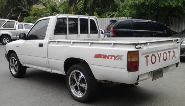 TOYOTA ช่วงสั้น ไมตี้ 4 ขอ YN80