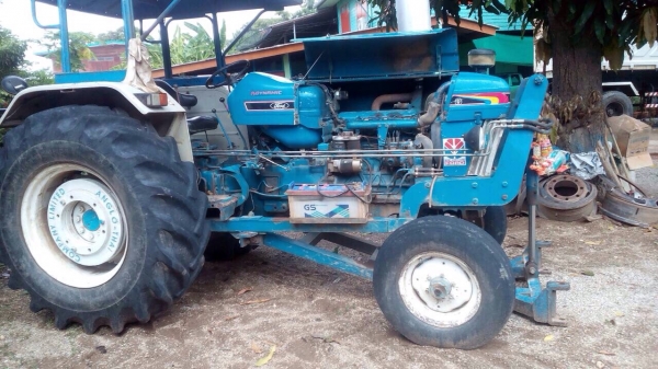 ขายรถไถ FORD 6610 กับ FORD 6640 เครื่องแน่นสภาพดีพร้อมใช้งาน พร้อมอุปกรณ์ ใบดันหน้า+ผานพรวน 7ใบ