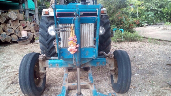 ขายรถไถ FORD 6610 กับ FORD 6640 เครื่องแน่นสภาพดีพร้อมใช้งาน พร้อมอุปกรณ์ ใบดันหน้า+ผานพรวน 7ใบ