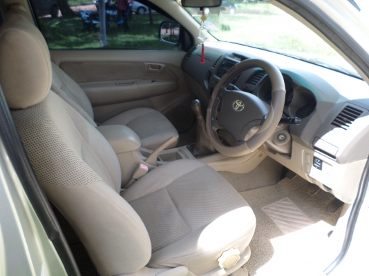 ขายรถกระบะTOYOTA HILUX VIGO D4D 2.5E X-TRA CAB ปี2005 รถบ้านแท้รถคุณหมอขับมาทำงานทุกวันอยู่โรงพยาบาลปทุมราชวงศา รถสวยจัดสะอาดทั้งภายนอกและภายในเดิมบางวิ่งน้อยไมล์180,000เครื่อง-เกียร-ช่วงล่างแน่น แอร์หนาว+ชีดี MP3+ล้อแม๊ก2ชุด มีล้อแม๊ก18+ล้อแม๊กเดิม15แล้ว ขายรถกระบะTOYOTA HILUX VIGO D4D 2.5E X-TRA CAB ปี2005 รถบ้านแท้รถคุณหมอขับมาทำงานทุกวันอยู่โรงพยาบาลปทุมราชวงศา รถสวยจัดสะอาดทั้งภายนอกและภายในเดิมบางวิ่งน้อยไมล์180,000เครื่อง-เกียร-ช่วงล่างแน่น แอร์หนาว+ชีดี MP3+ล้อแม๊ก2ชุด มีล้อแม๊ก18+ล้อแม๊กเดิม15แล้ว