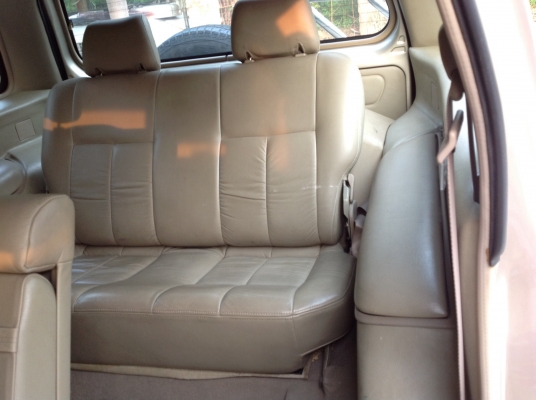 นิสสัน ฟรอนเทรีย เอ๊กไซเตอ รถครอบครัว